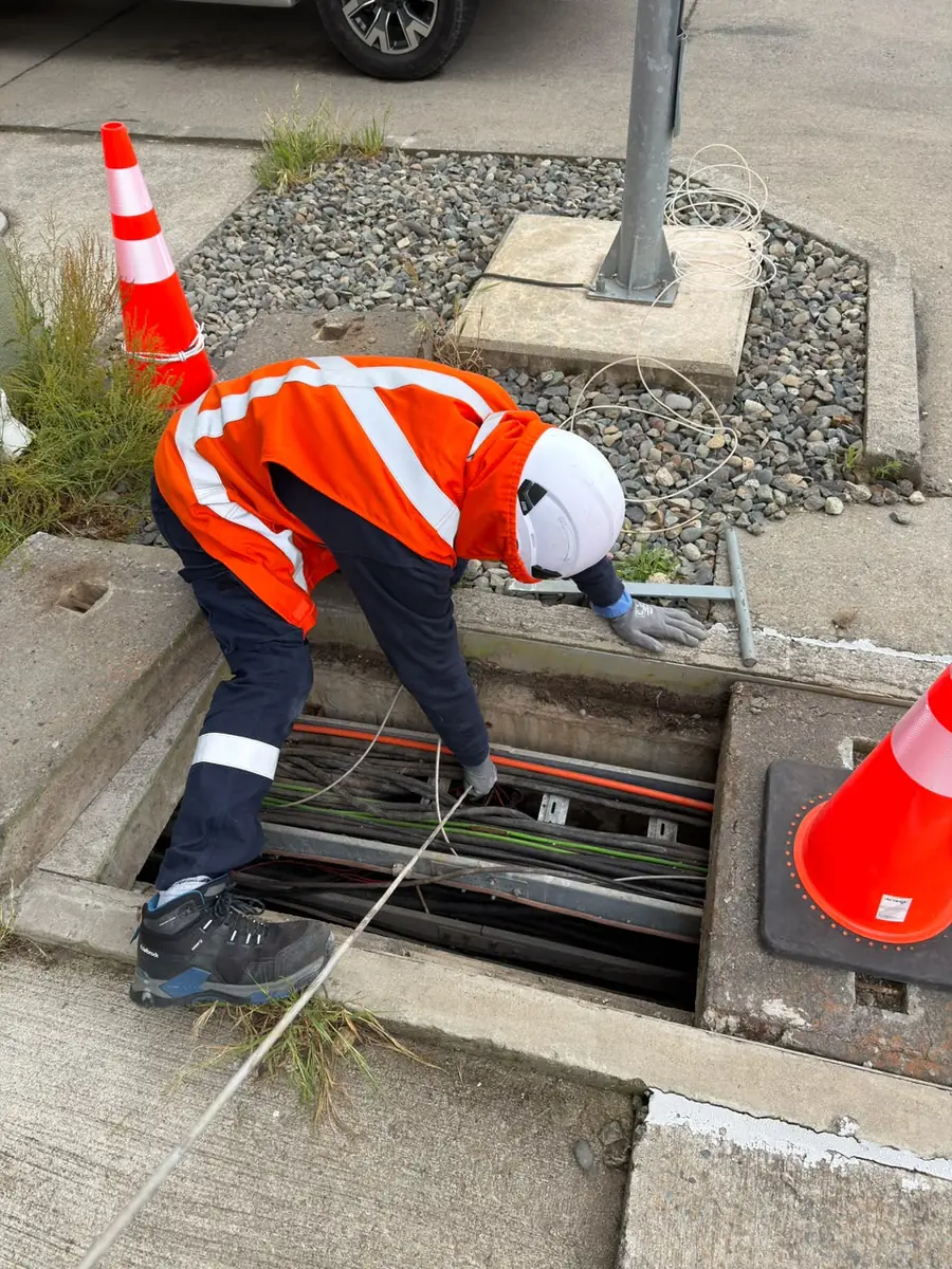Tendido de cableado por cámara subterránea